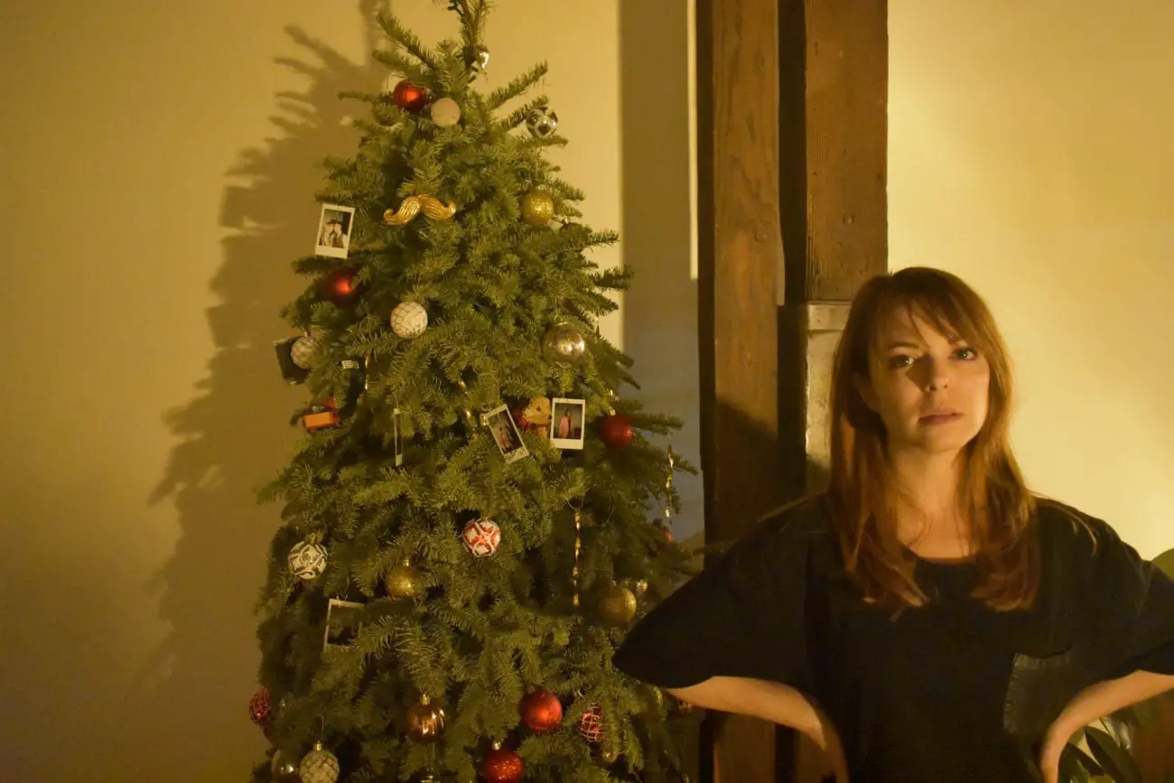 Agnosia Ceaseless Fun Woman Christmas Tree